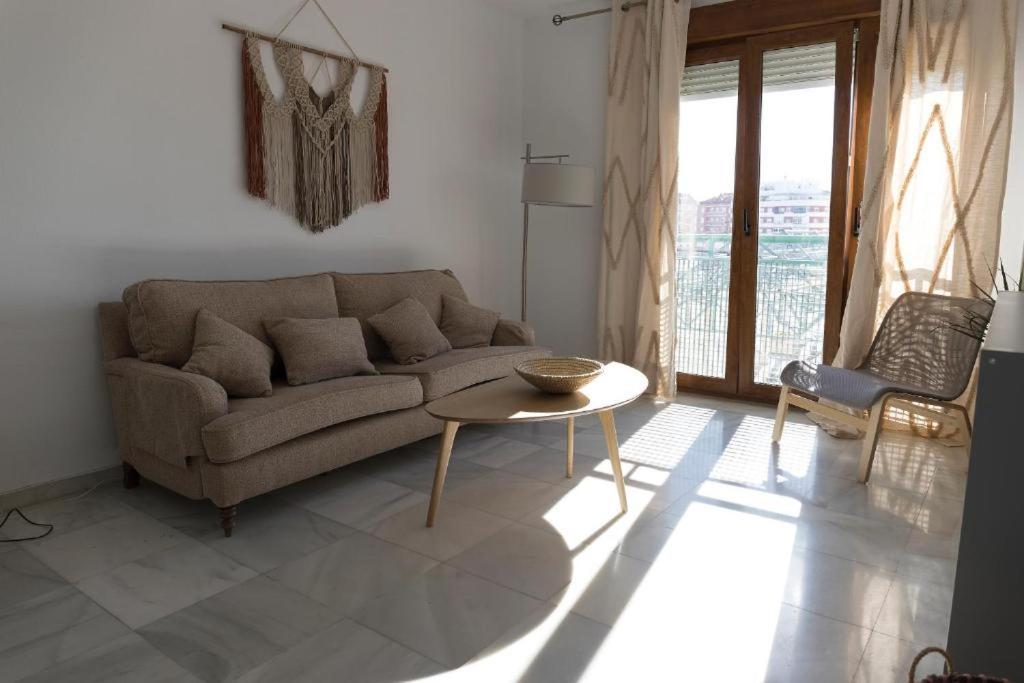 Ferienwohnung Titan, Edificio Hipercor, Con Parking Huelva Exterior foto